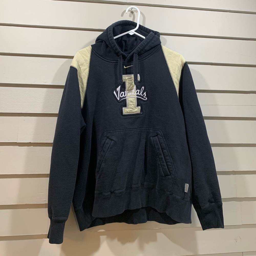 University of Idaho Vandals Nike Sweatshirt. Center Check. Center Swoosh.